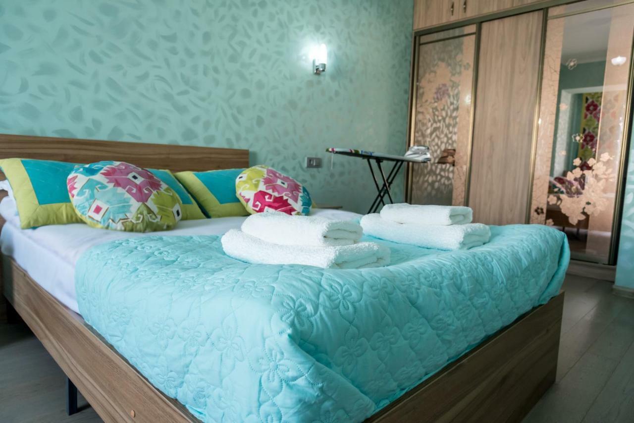 Spacious And Cozy Apartment In Bishkek Center 외부 사진