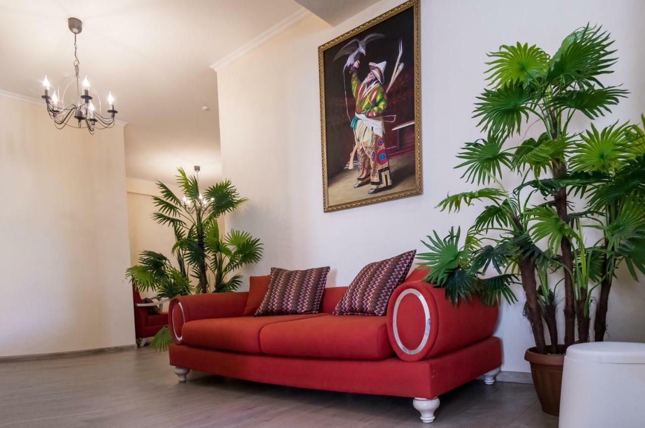 Spacious And Cozy Apartment In Bishkek Center 외부 사진