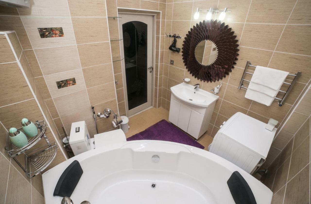 Spacious And Cozy Apartment In Bishkek Center 외부 사진