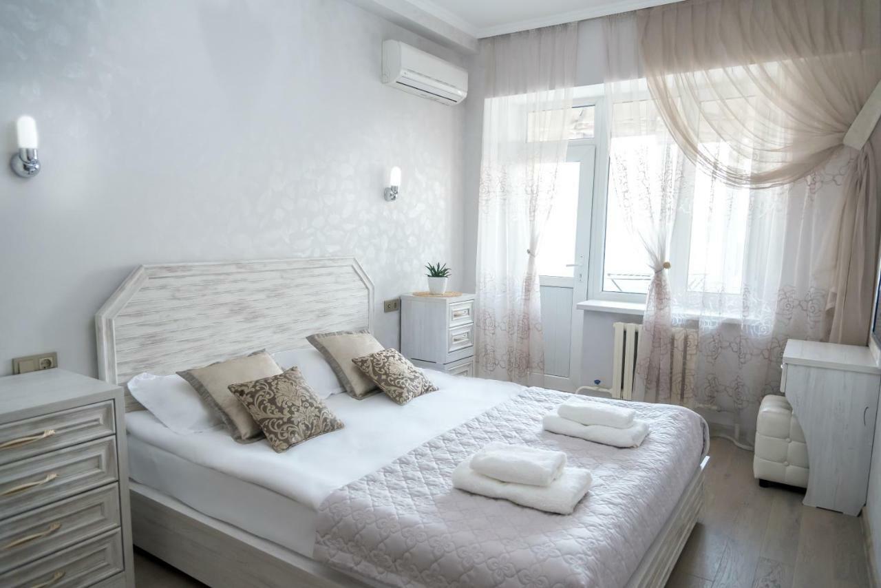 Spacious And Cozy Apartment In Bishkek Center 외부 사진
