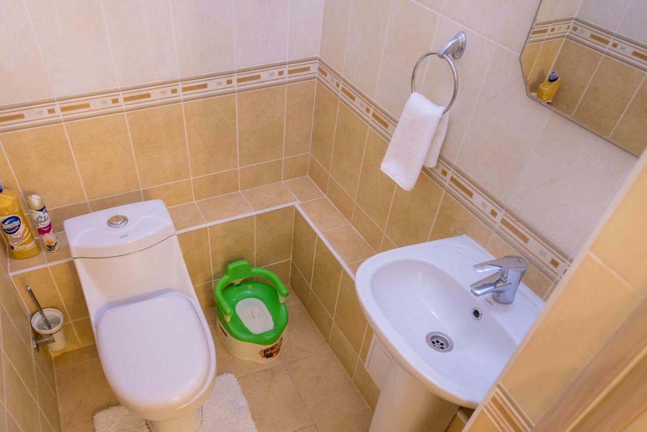 Spacious And Cozy Apartment In Bishkek Center 외부 사진
