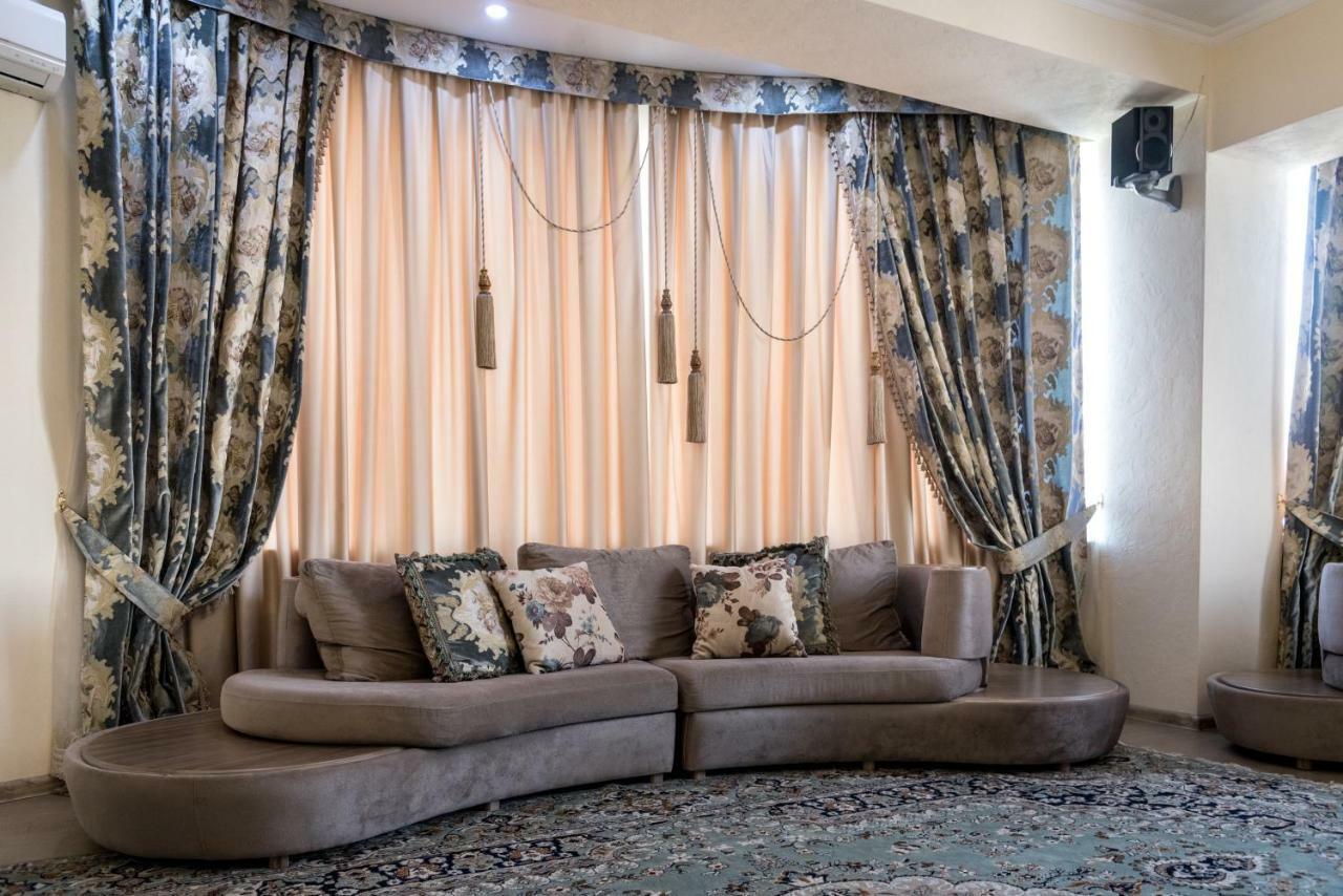 Spacious And Cozy Apartment In Bishkek Center 외부 사진